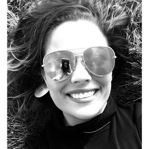 Meet your Posher, Olivia